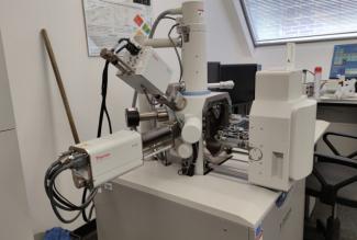 SEM electron microscope, S-3400N with EDS / EBSD detectors