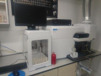 Atomic Emission Spectrometer with microwave plasma atomization