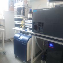 Two-dimensional liquid chromatograph coupled with an ion mobility spectrometer with a time-of-flight analyzer and a single quadrupole (Agilent 1290 Infinity II 6560 Ion Mobility LC / QTOF)